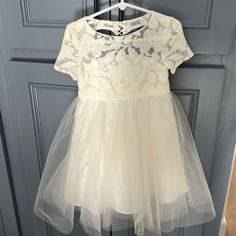 Beautiful Flower Girl Dress - worn once!